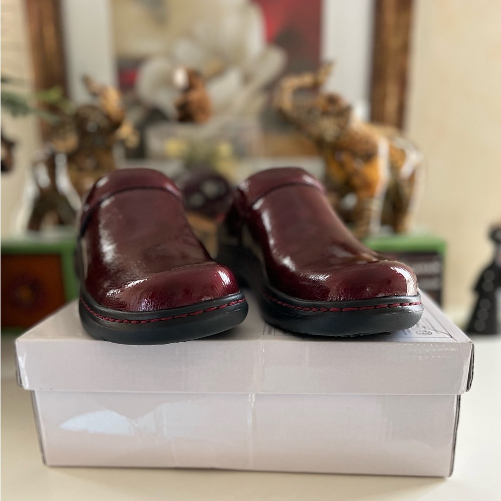 Clarks Burgundy Patent Clogs - Picture 8 of 9